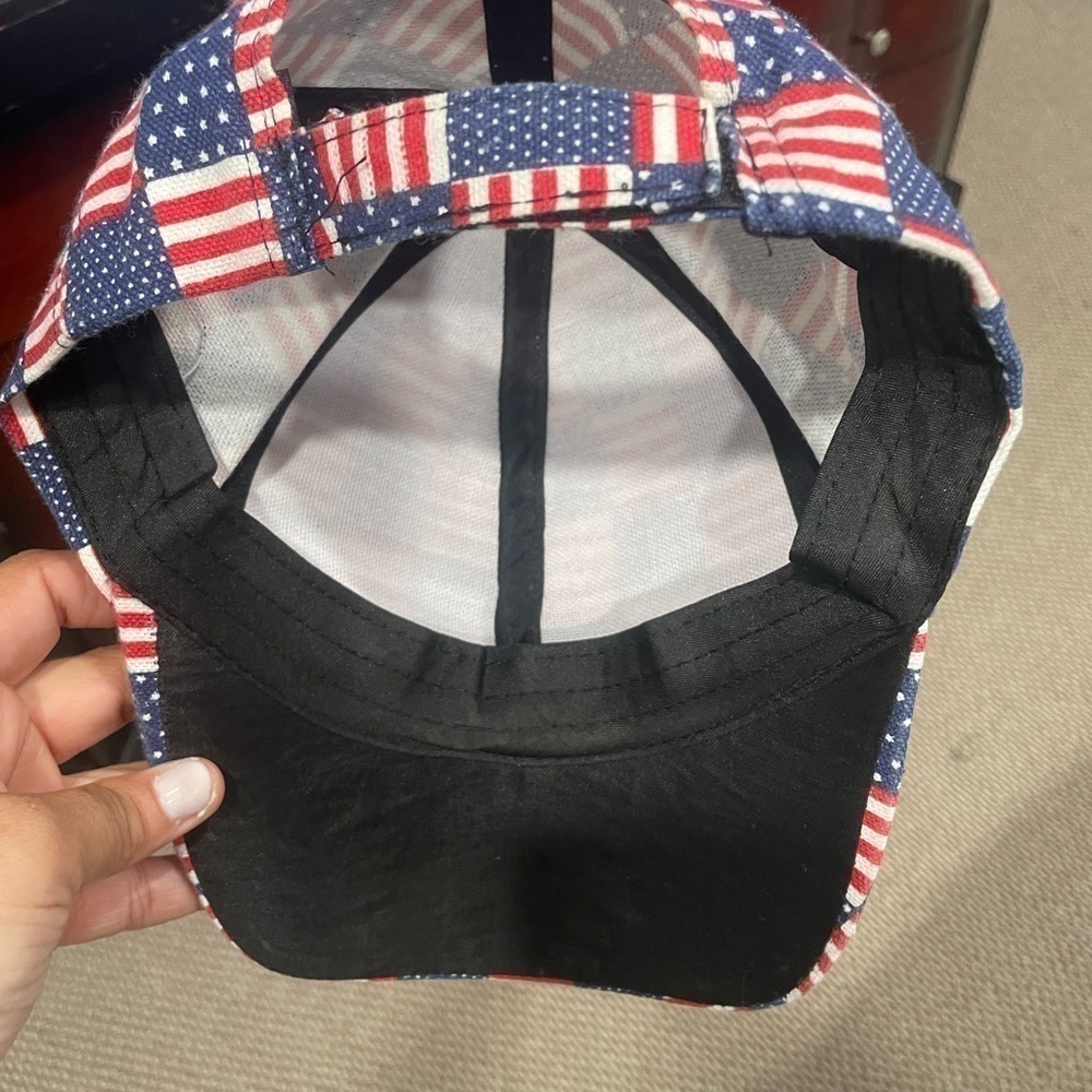 The American Flag Baseball Hat - Picture 4 of 4